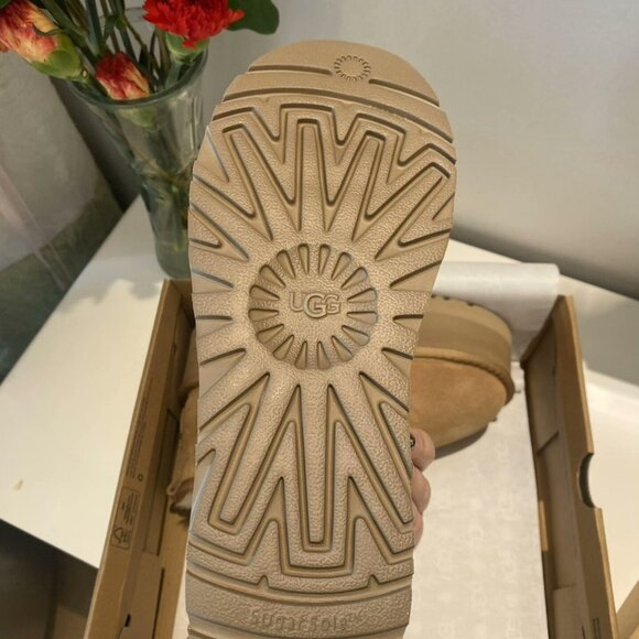 UGG Australia Classic Ultra Mini - Picture 7 of 8